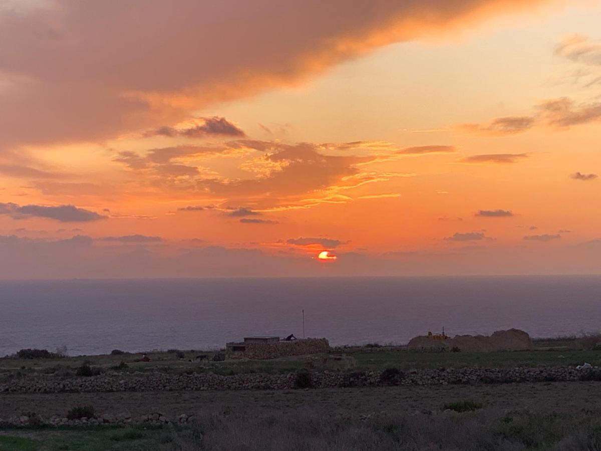 Fiftyfour West Boutique Living Bed and Breakfast Għarb Eksteriør billede