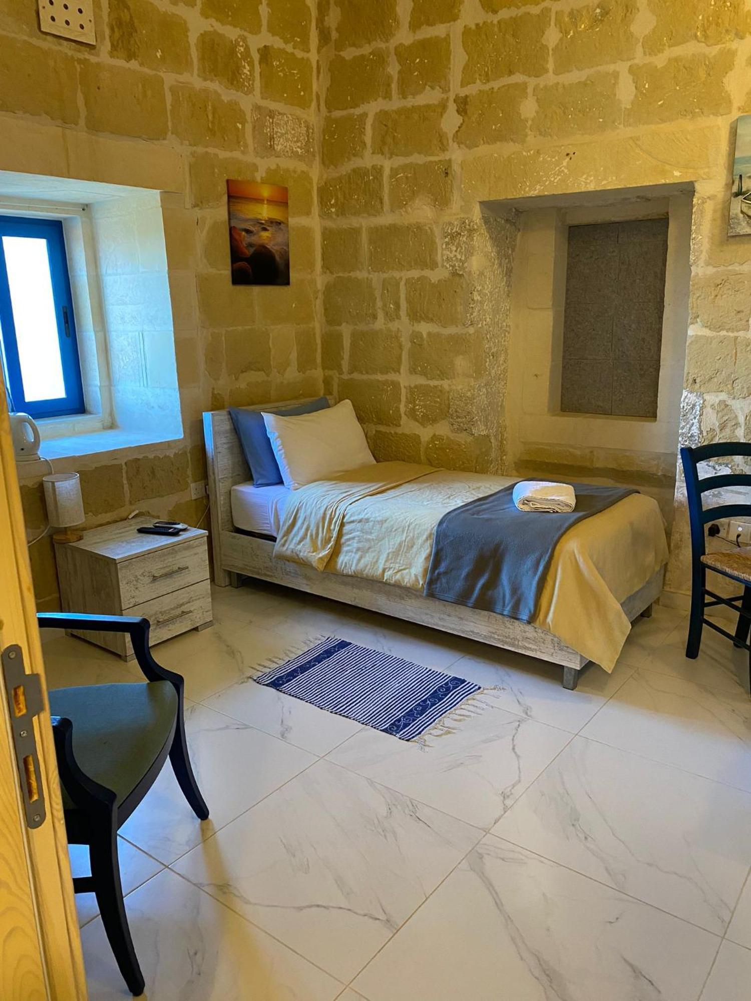 Fiftyfour West Boutique Living Bed and Breakfast Għarb Eksteriør billede