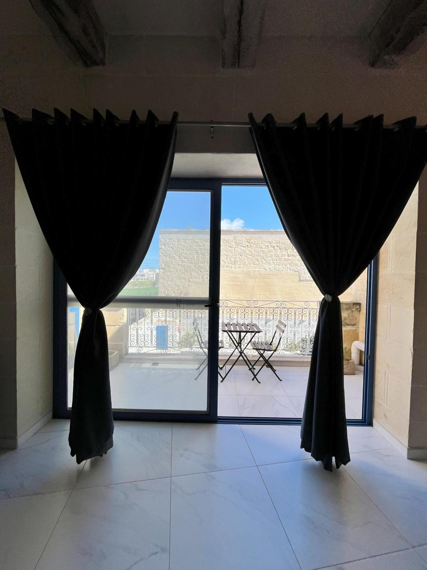 Fiftyfour West Boutique Living Bed and Breakfast Għarb Eksteriør billede