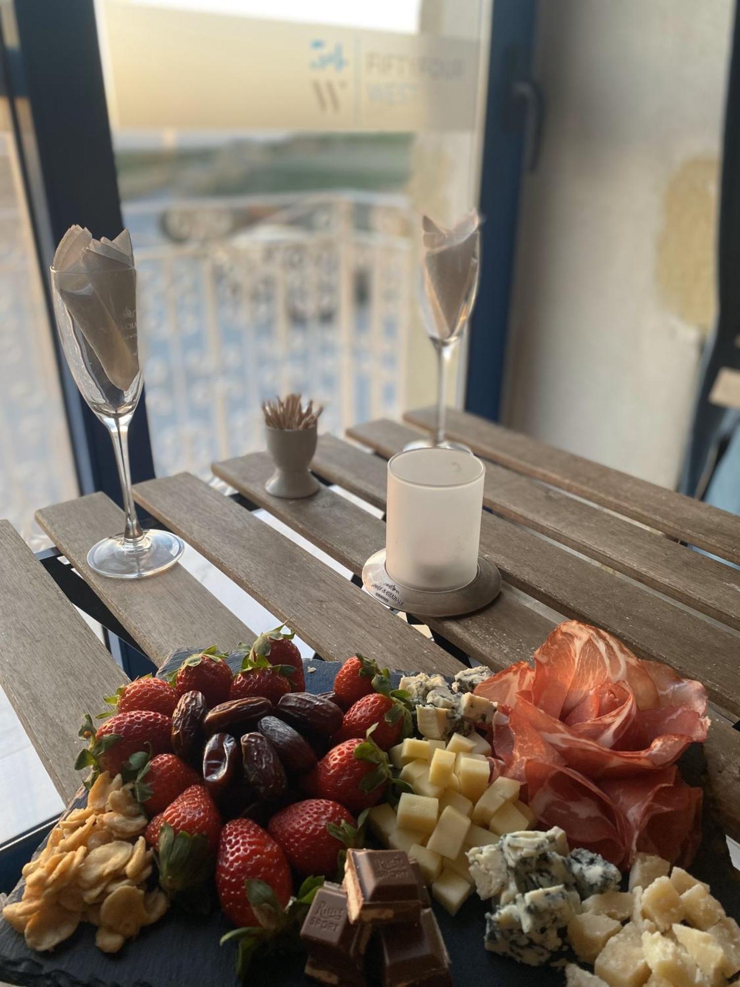 Fiftyfour West Boutique Living Bed and Breakfast Għarb Eksteriør billede