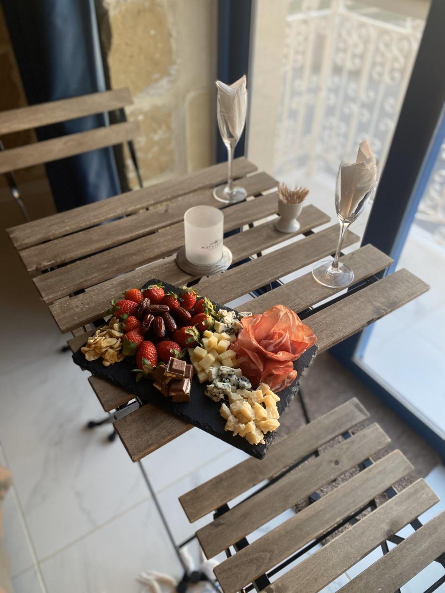 Fiftyfour West Boutique Living Bed and Breakfast Għarb Eksteriør billede