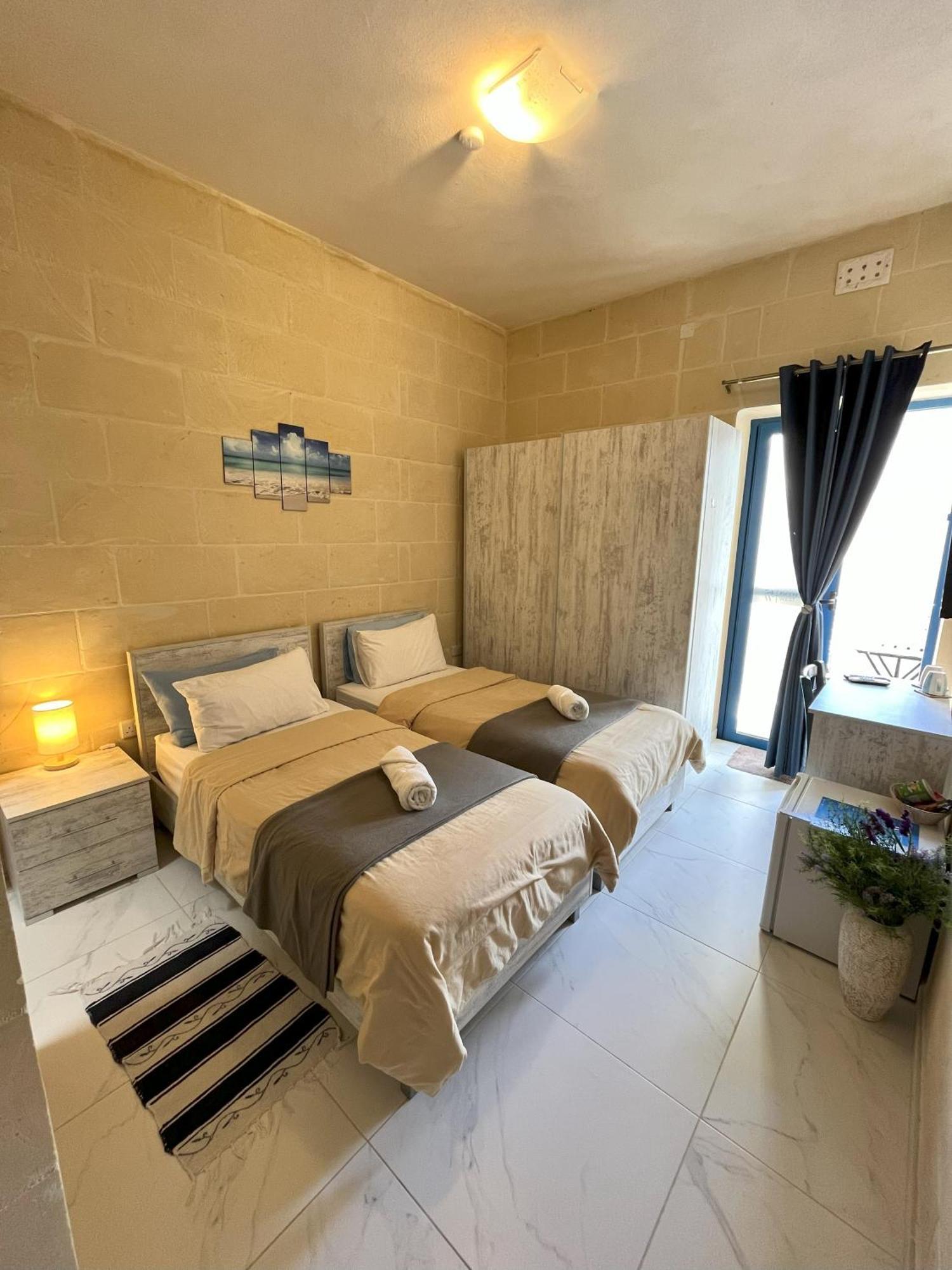 Fiftyfour West Boutique Living Bed and Breakfast Għarb Eksteriør billede
