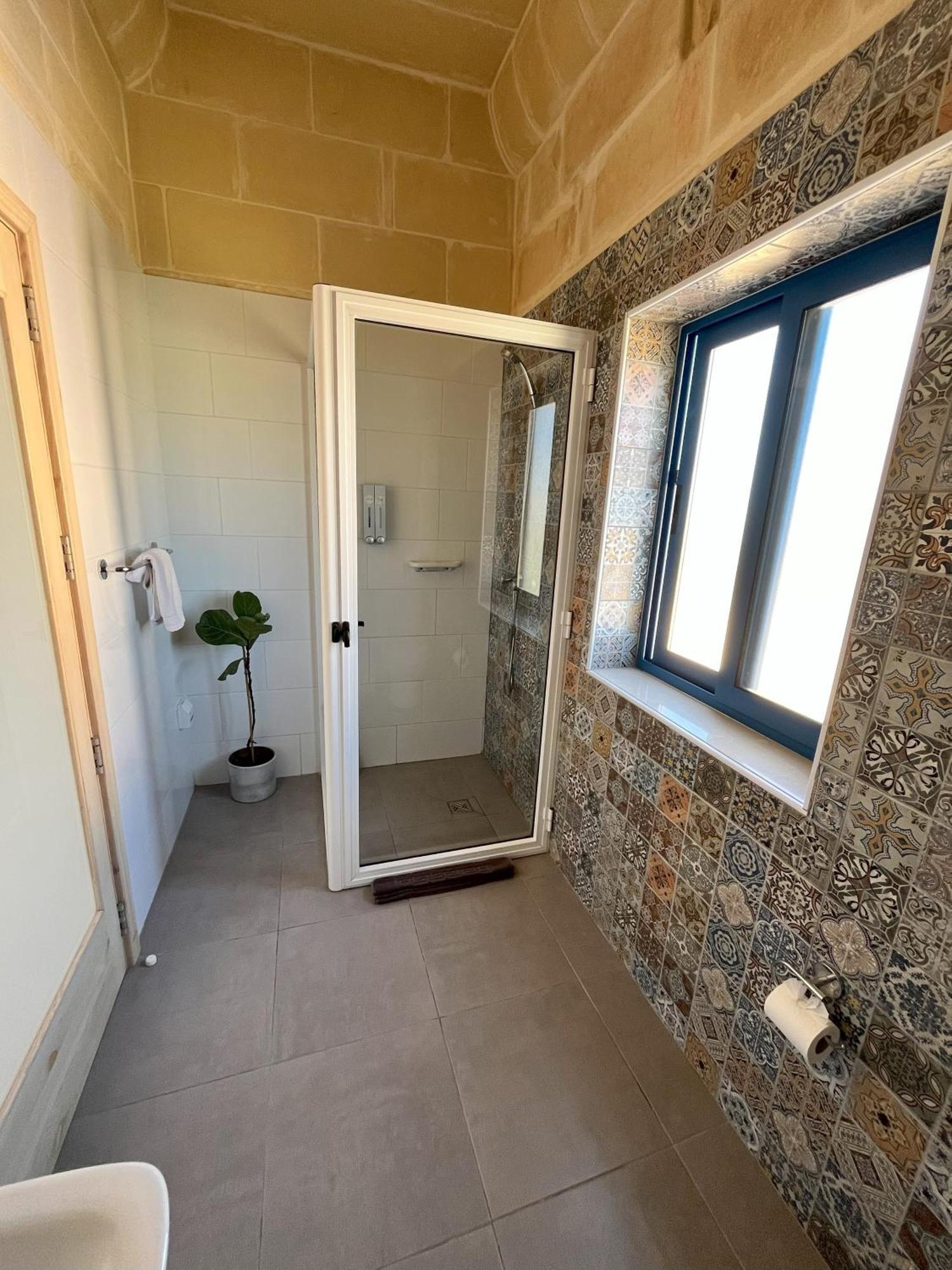 Fiftyfour West Boutique Living Bed and Breakfast Għarb Eksteriør billede