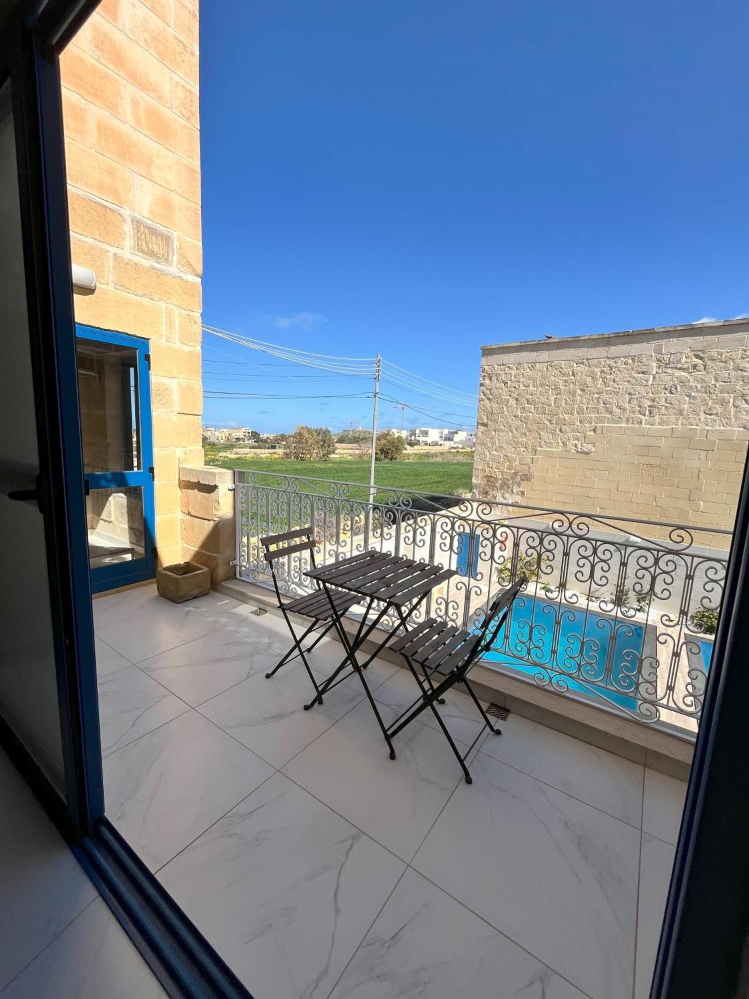 Fiftyfour West Boutique Living Bed and Breakfast Għarb Eksteriør billede